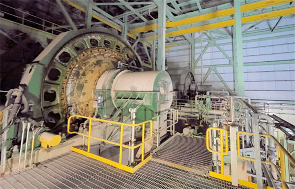 Metso 12' X 21' (3.7m X 6.4m) Ball Mill With 1600 Hp Motor)